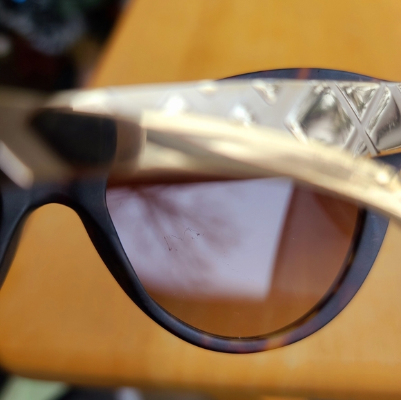 Burberry Sunglasses - Picture 8 of 10